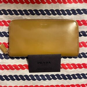 Prada Spazzolato Zip Around Wallet Pre-Owned with COA